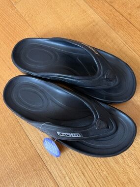 NWT Bata Lite Men’s Black Slide Sandals / Flip Flops, Size 9